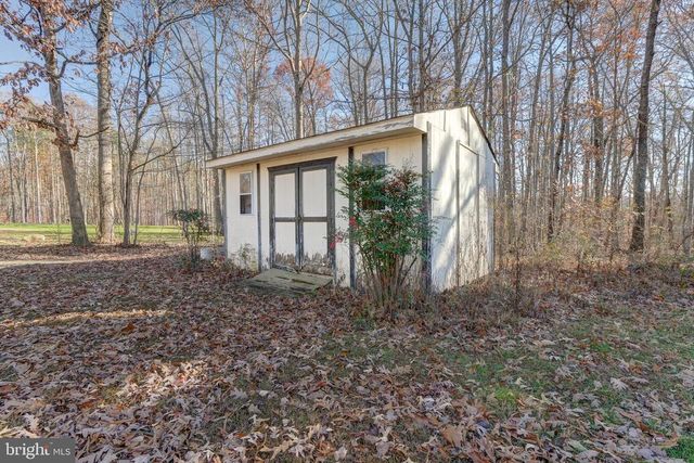 209 WALNUT WOODS DR, Louisa, VA 23093