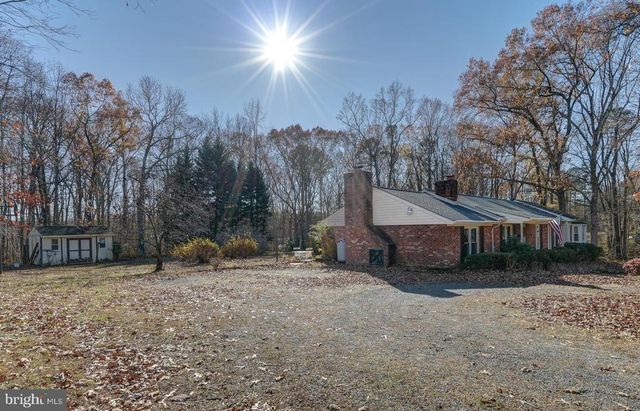 209 WALNUT WOODS DR, Louisa, VA 23093