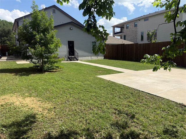 2311 Vagas Street D, Dallas, TX 75219