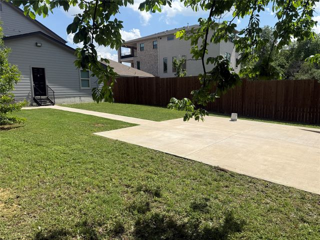 2311 Vagas Street D, Dallas, TX 75219