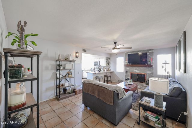 5126 W MERCER Lane, Glendale, AZ 85304