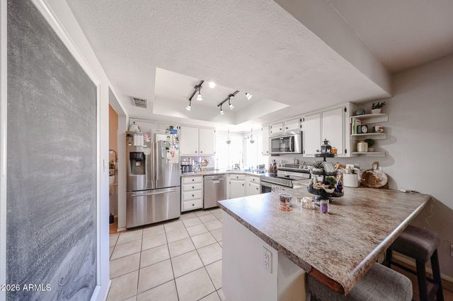 5126 W MERCER Lane, Glendale, AZ 85304