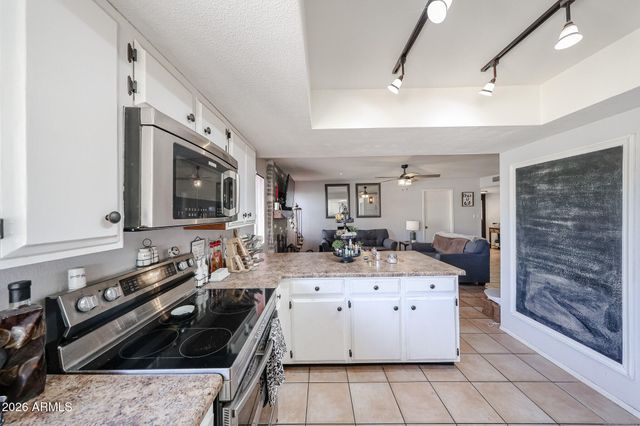 5126 W MERCER Lane, Glendale, AZ 85304