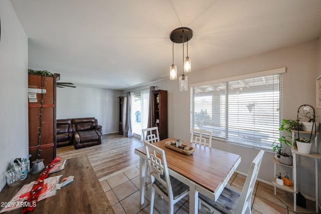 5126 W MERCER Lane, Glendale, AZ 85304