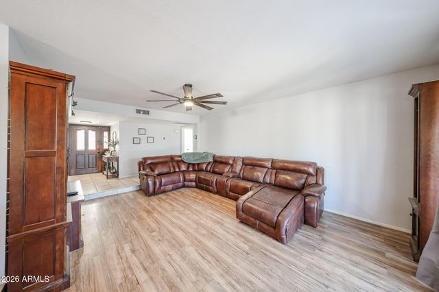 5126 W MERCER Lane, Glendale, AZ 85304