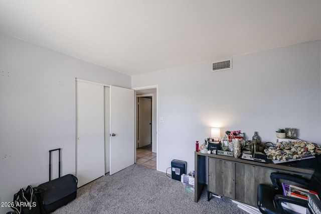 5126 W MERCER Lane, Glendale, AZ 85304