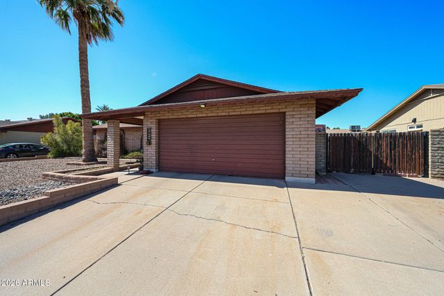 5126 W MERCER Lane, Glendale, AZ 85304