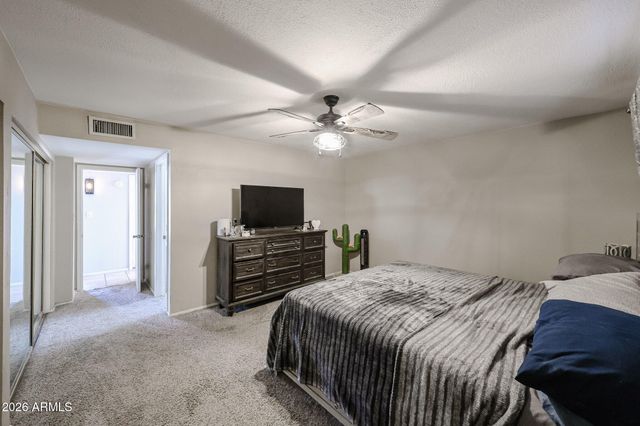5126 W MERCER Lane, Glendale, AZ 85304