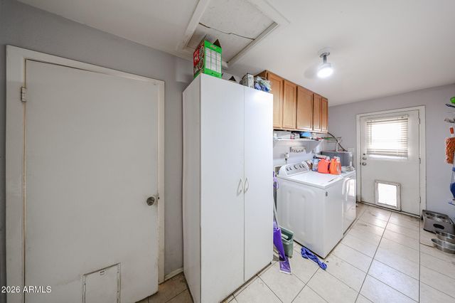 5126 W MERCER Lane, Glendale, AZ 85304