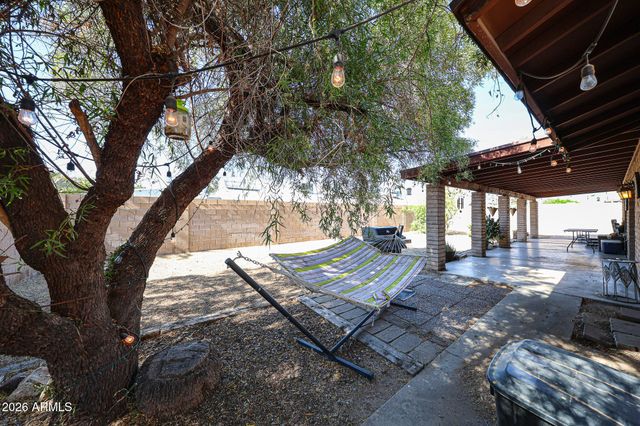 5126 W MERCER Lane, Glendale, AZ 85304