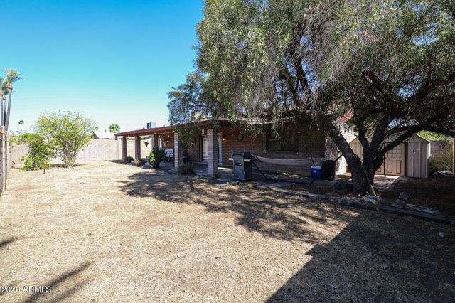 5126 W MERCER Lane, Glendale, AZ 85304