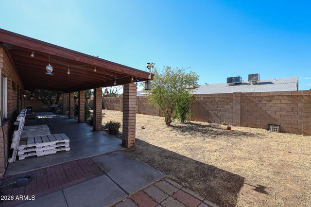 5126 W MERCER Lane, Glendale, AZ 85304