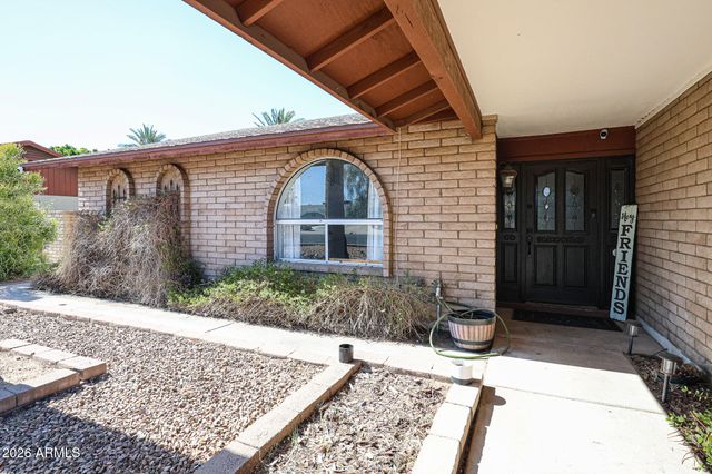 5126 W MERCER Lane, Glendale, AZ 85304