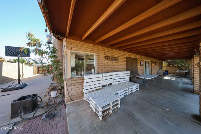 5126 W MERCER Lane, Glendale, AZ 85304