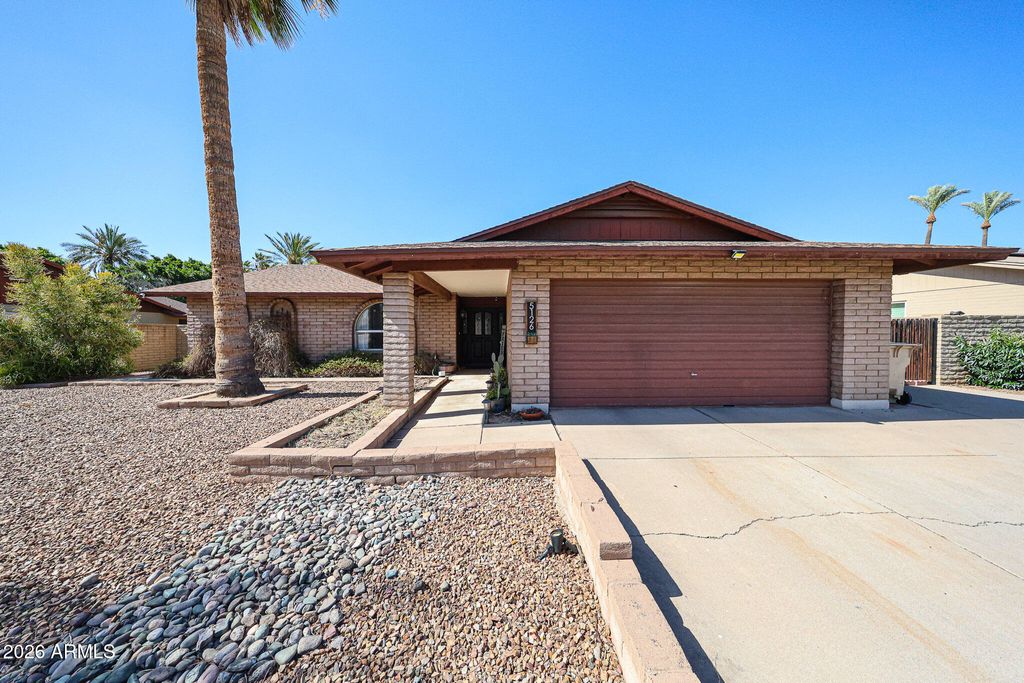 5126 W MERCER Lane, Glendale, AZ 85304