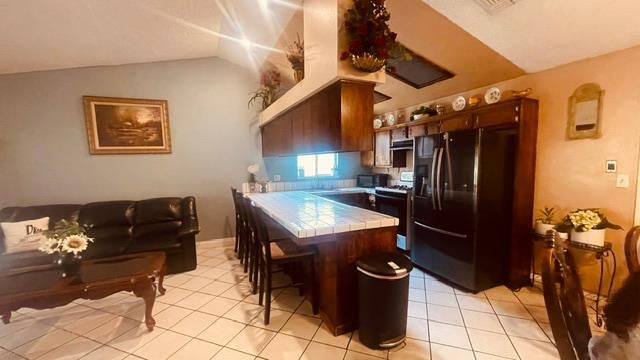 5900 Stone Bridge Ln, Bakersfield, CA 93313