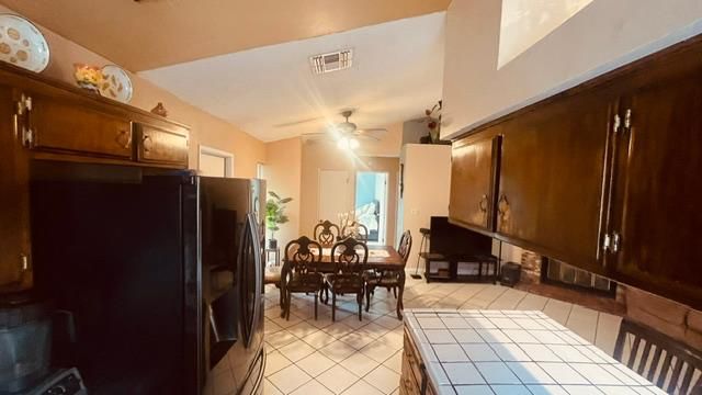 5900 Stone Bridge Ln, Bakersfield, CA 93313