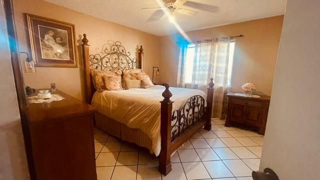5900 Stone Bridge Ln, Bakersfield, CA 93313