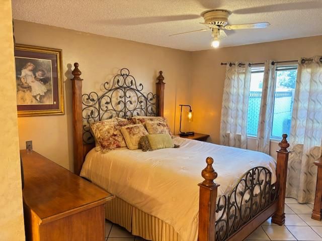 5900 Stone Bridge Ln, Bakersfield, CA 93313