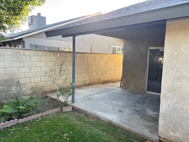 5900 Stone Bridge Ln, Bakersfield, CA 93313