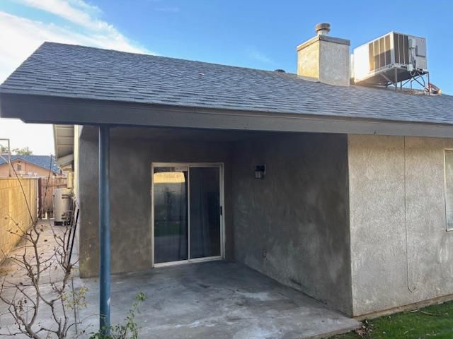 5900 Stone Bridge Ln, Bakersfield, CA 93313