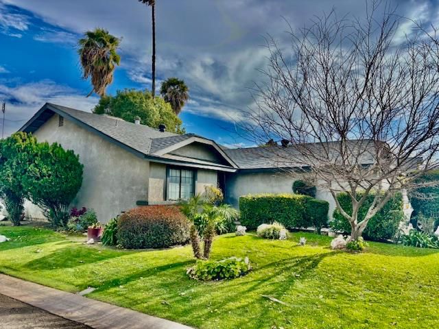 5900 Stone Bridge Ln, Bakersfield, CA 93313