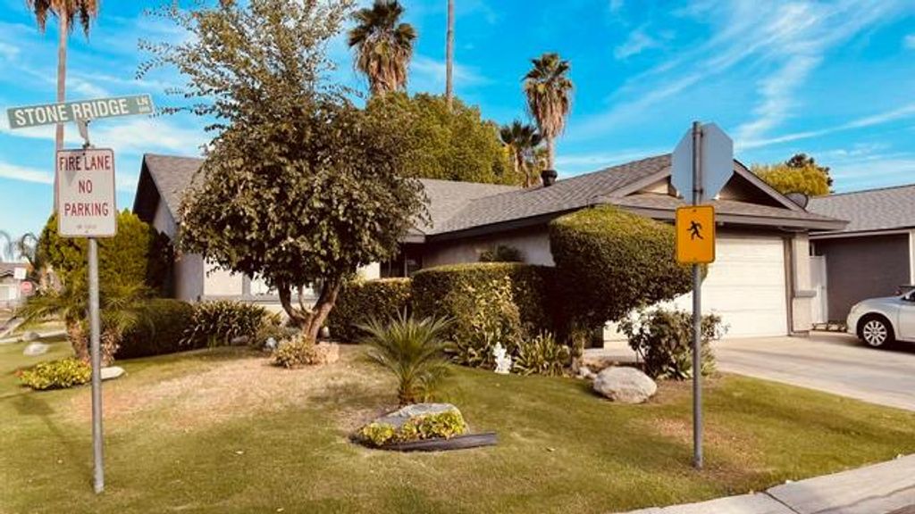 5900 Stone Bridge Ln, Bakersfield, CA 93313