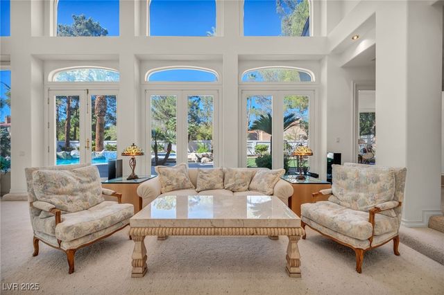 10 Innisbrook Avenue, Las Vegas, NV 89113