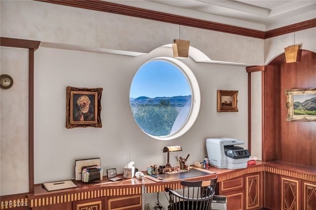 10 Innisbrook Avenue, Las Vegas, NV 89113