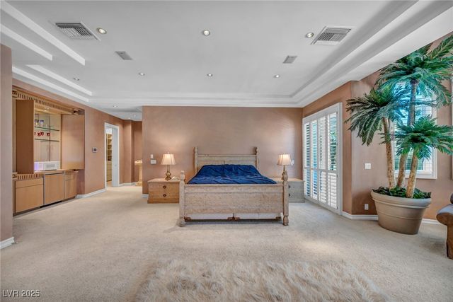 10 Innisbrook Avenue, Las Vegas, NV 89113