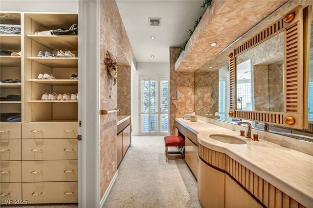 10 Innisbrook Avenue, Las Vegas, NV 89113