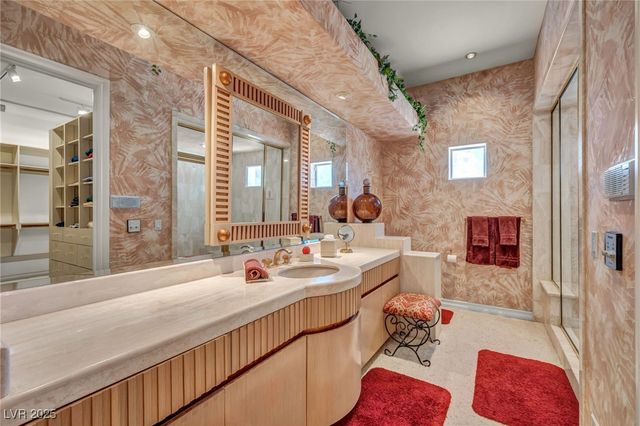 10 Innisbrook Avenue, Las Vegas, NV 89113