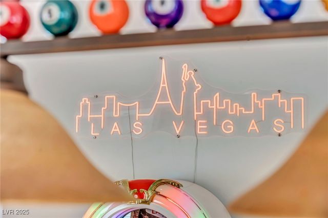 10 Innisbrook Avenue, Las Vegas, NV 89113