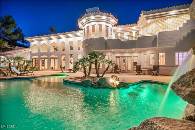 10 Innisbrook Avenue, Las Vegas, NV 89113