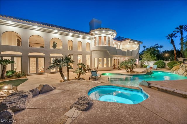 10 Innisbrook Avenue, Las Vegas, NV 89113