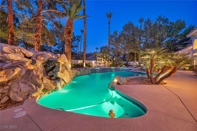 10 Innisbrook Avenue, Las Vegas, NV 89113