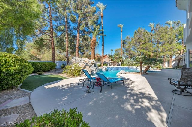 10 Innisbrook Avenue, Las Vegas, NV 89113