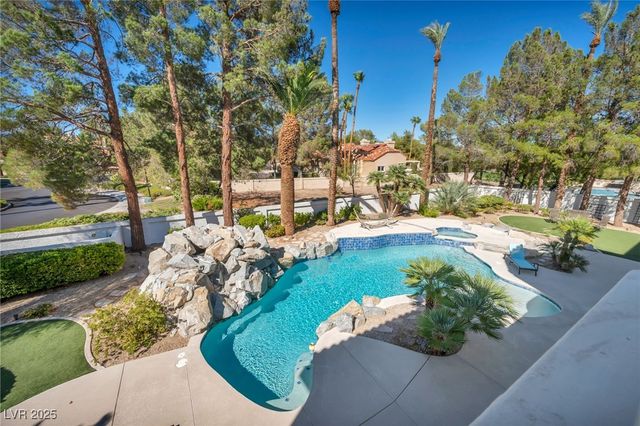 10 Innisbrook Avenue, Las Vegas, NV 89113