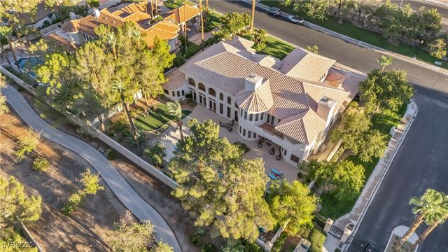 10 Innisbrook Avenue, Las Vegas, NV 89113