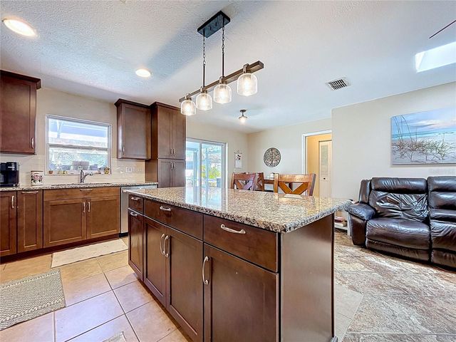 1704 HIBISCUS CIRCLE N, Oldsmar, FL 34677