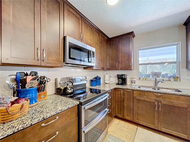 1704 HIBISCUS CIRCLE N, Oldsmar, FL 34677