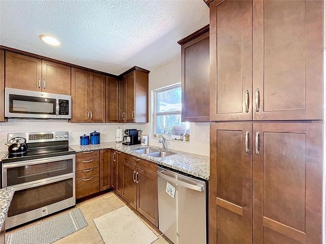 1704 HIBISCUS CIRCLE N, Oldsmar, FL 34677