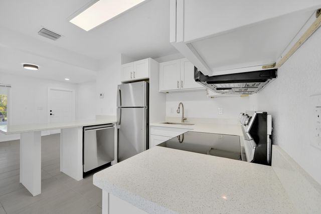1108 NE 16th Street, Fort Lauderdale, FL 33304