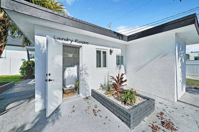1108 NE 16th Street, Fort Lauderdale, FL 33304