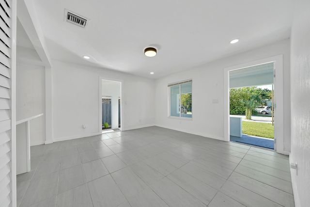 1108 NE 16th Street, Fort Lauderdale, FL 33304