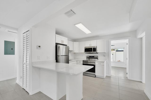 1108 NE 16th Street, Fort Lauderdale, FL 33304