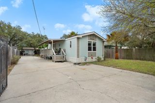 1610 Hardee St, Rockport, TX 78382