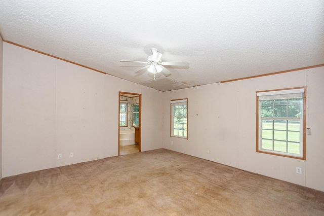 74 County Road 4400, Dayton, TX 77535