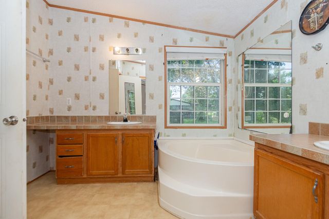 74 County Road 4400, Dayton, TX 77535