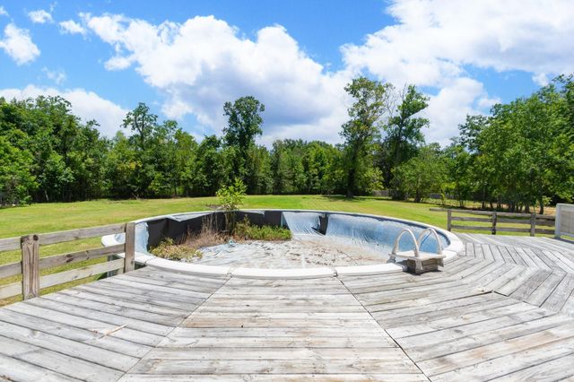 74 County Road 4400, Dayton, TX 77535